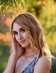 Fallon Bishop's Instagram, Twitter & Facebook