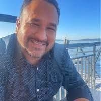 Louie Reza's Instagram, Twitter & Facebook