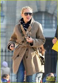 The Youthful Street Style Of Scarlett Johansson Fashion Scarlett Johansson Trendy Coat