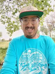 Donald Dey's Instagram, Twitter & Facebook