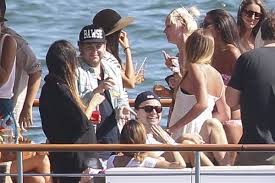 If you've been to see the wolf of wall street recently you'll have experienced the lavish lifestyle of jordan belfort. Leonardo Dicaprio Takes Pal Jonah Hill On Yacht Ride For The Ages Surrounded By Topless Beauties New York Daily News