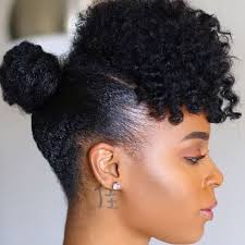 Apprenez comment faire un chignon facile et rapide avec nos tutoriels coiffure adaptés pout toutes occasions conseils de coiffure, comment faire un chignon avec les cheveux épais, trucs et astuces pour se coiffer en coiffure de mariage avec chignon bohème chic bouclés cheveux courts ou longs. Comment Faire Un Beau Chignon Le Guide Complet Conseil En Image Amour Mode Beaute