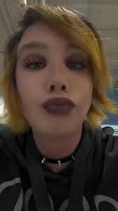 Introduction to a 29 year old lesbian