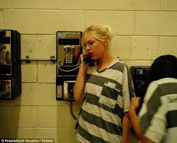 Photos Reveal What Life Is Like For Inmates On Women S Chain Gang Prison Jumpsuit Inmates Jail