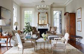 Inside A Bright And Breezy Southern Mississippi Home With A Modern Twist Traditional Living Room Living Room Style Traditional House