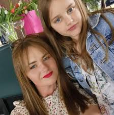 Hi . I'm looking for someone to alter a communion dress . Preferably  someone local , that specializes in wedding/ communion dress alterations  .TIA