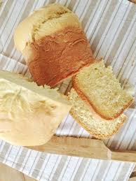 Tutte le ricette che sono andata a spulciare prevedevano l'uso della manitoba e del burro. Macchina Del Pane Pochi Costi E Tanti Benefici Babygreen