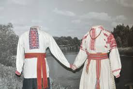 Kompot is a popular homemade juice, usually made with red berries, stewed in sugar and a large quantity of water. Belarus Daily 9 Apr Voice Of Belarus