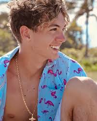 Chris Levy's Instagram, Twitter & Facebook