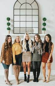 Friendsgiving What To Wear Tablescape Decor Hostess Gifts It S All Chic To Me Houston Fashion Blogger Style Blog Hostess Outfits Cute Thanksgiving Outfits Baby Shower Outfit For Guest