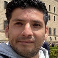 50+ perfiles de «Eliud»