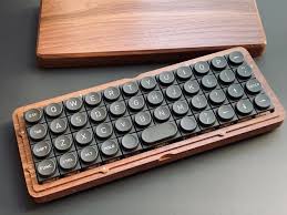Reddit The Front Page Of The Internet Diy Computer Case Planck Keyboard Retro Typewriter