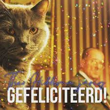 Een arrogante ijdeltuit en daar zijn al die middelmatige burgermannen en vrouwtjes dol op. Facebook