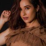 Ayesha Faridi (News Anchor) Height, Weight, Age, Biography, Husband,  Children, Family & More » StarsUnfolded