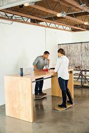 Forget Treadmill Desks This Device Lets You Surf In Place At Your Standing Desk Stehtisch Buro Stehschreibtisch Buro Inspiration
