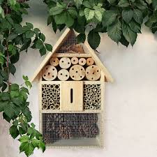 Das dach ist wohl nicht mehr 100% dicht, im treppenhaus ist schimmel & salpeter, der putz ist rissig und fällt z.t. Insekten Hotel Kafer Brut Nist Bienen Kasten Haus Natur Kiefer Bambus Pinie Etc Shop