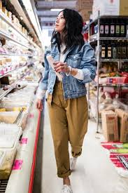 How To Wear Paper Bag Waist Pants Outfit 7 Chic Outfits Spring Simple Outfits Spring Outfits