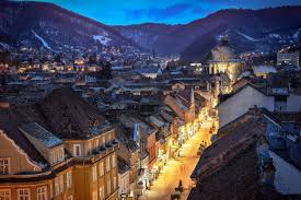 Statiunile montane din romania atrag turisti din toate regiunile tarii, fie iarna, fie vara. Cele Mai Frumoase OraÈ™e Montane Din Romania Life Ro