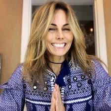 Miriam Armstrong's Instagram, Twitter & Facebook