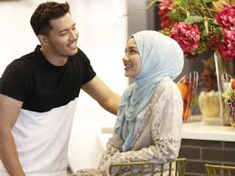Kami juga pernah berbincang dan berusaha menyelamatkan hubungan ini. Neelofa Dan Fattah Amin Putus Cinta