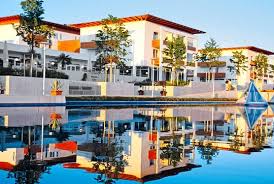 Housekeeping is offered daily and hair dryers can be requested. Therme Geinberg Spa Resort Hotel Geinberg 1 2 Fly At