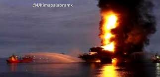 A fire on the ocean surface west of mexico's yucatan peninsula has been extinguished after more than five hours. Oil Rig Explosion Kills 4 In Gulf Of Mexico No Spill Reported Abc News