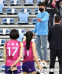 May 14, 2021 · 배우 한예슬(41)이 직접 열애 사실을 공개한 가운데, 남자친구는연극 배우 류성재(31)로 밝혀져 화제다. ì‚¬ì§„ ì„œì§„ìš© ì—¬ìžì¹œêµ¬ ì´ìž¬ì˜ê³¼ ë™ìƒ ì´ë‹¤ì˜ í–¥í•´ ì¸ì‚¬ ì¡°ì„ ì¼ë³´
