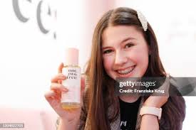 33 Photos & High Res Pictures