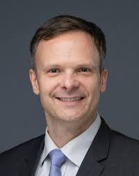 Kenneth Winston's Instagram, Twitter & Facebook