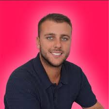 This week marks 4 years since I joined Seekhr. 4️⃣🎈 Crazy to think that 4  years ago, I sat down next to Jordan not really too sure about what being a  recruiter