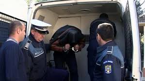 Lovirea sau orice acte de violenţă, săvârşite împotriva unui funcţionar public care îndeplineşte o funcţie ce implică exerciţiul autorităţii de stat, aflat în. BÄrbat De 34 De Ani Din TeiuÈ ReÈinut De PoliÈiÈti Pentru Lovire Sau Alte ViolenÈe Èi Lipsire De Libertate