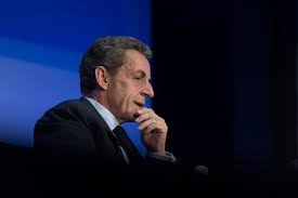 Jouissant d'une cote d'adhésion de 66% parmi les sympathisants de droite (hors fn), l'ancien président de la république surpasse pour la toute première fois depuis un an son principal rival alain juppé (62. Primaire Les Republicains Sarkozy Degringole Juppe Large Vainqueur Selon Notre Sondage