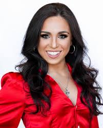 Lisa Mills's Instagram, Twitter & Facebook