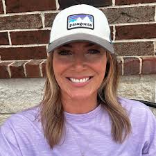 Cheers to someone who can do hair extensions? It's my first time I have  thin hair.