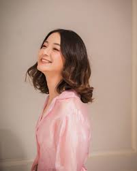 2537) ชื่อเล่น อิ้งค์ (อ่านว่า อิ๊ง) เป็นนักร้องและนักแสดงชาวไทย เดิมทีเป็นสมาชิกกลุ่มชิลลี่ไวท์ช็อคสังกัด. à¸­ à¸‡à¸„ à¸§à¸£ à¸™à¸˜à¸£ à¸‹ à¸¡à¸‹ à¸­à¸¡à¹€à¸•à¸£ à¸¢à¸¡à¸žà¸£ à¸­à¸¡à¸„à¸­à¸™à¹€à¸ª à¸£ à¸• Ink Waruntorn Secret Between Us Concert Muzik Move
