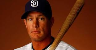 Former Padres slugger Brian Giles looks to knock out a home sale in San  Diego