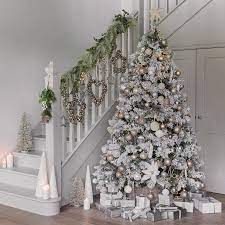 Pin By Jonalyn Howell On Christmas Luxury Christmas Decor Elegant Christmas Trees White Christmas Trees