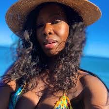 Courtney Sebring's Instagram, Twitter & Facebook