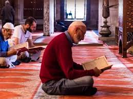 أما ما تبين له رجحان فعله، أو تركه فلا تشرع فيه الاستخارة، ولذلك كان النبي صلى الله عليه وسلم يفعل الأمور الكثيرة، ولا يفعلها إلا بعد الهم بها قطعاً، ولم ينقل عنه أنه كان يصلي صلاة الاستخارة، فلو هم الرجل بالصلاة، أو أداء الزكاة، أو ترك المحرمات، أو نحو ذلك، أو هم. 27 Ø±Ù…Ø¶Ø§Ù† Ù…Ø§ Ù‡Ù‰ ØµÙ„Ø§Ø© Ø§Ù„ØªØ³Ø§Ø¨ÙŠØ­ ÙˆØ«ÙˆØ§Ø¨Ù‡Ø§ ÙˆØ­ÙƒÙ…Ù‡Ø§ Ù…ØµØ±Ø§ÙˆÙ‰
