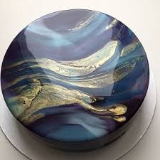 Place cake on cardboard base that has been trimmed to fit bottom of cake, including a hole in the center. 1001 Stunning Mirror Glaze Cake Ideas And Recipe For The Glassy Liquid
