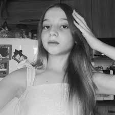 Photo posted by L🍒 (@eu_lorenaazv)