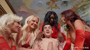 Cock-addicted MILFs make Jordi El Nino Polla happy  Xozilla.com