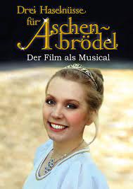 Knecht vinzenz schenkt ihr drei haselnüsse. Drei Haselnusse Fur Aschenbrodel Ein Marchenhaftes Musical Metropol Theater Bremen