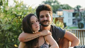 Evaluna mercedes reglero rodríguez (caracas, 7 de agosto de 1997), conocida como evaluna montaner, es una actriz y cantante venezolana, hija del cantante ricardo montaner, hermana menor de mauricio y ricardo montaner, conocidos como mau y ricky, y esposa del cantante camilo. La Razon Por La Que Camilo Y Evaluna Se Separan Kienyke
