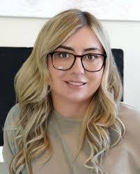 Tamara Hathaway's Instagram, Twitter & Facebook