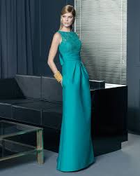 Novias elegantes que suavizan sus looks con líneas sencillas llenas de detalles únicos que la hagan sentir cómoda a la vez que especial el día de su boda. Lindos Vestidos De Moda Coleccion Rosa Clara 101 Vestidos De Moda 2018 2019