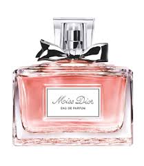 Pour miss dior, natalie portman et sia nous électrisent. Natalie Portman On Being Miss Dior Natalie Portman Christian Dior Fragrance Perfume