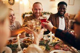 But until the 1970's the dinner party had been the premise of the rich and famous. 4 Tips On How To Host A Perfect Dinner Party Inspirationfeed