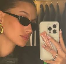 Molly-Mae just got her hands