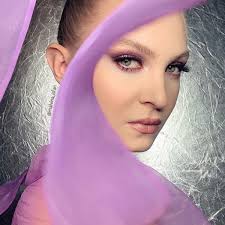 Ce pensule make-up folosește Malvina Ișfan la un machiaj